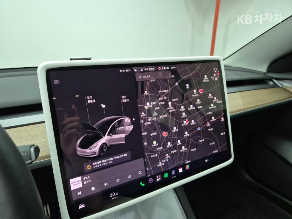 Tesla Model 3 — miniaturë 14