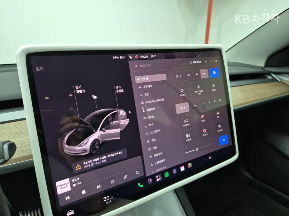 Tesla Model 3 — miniaturë 16