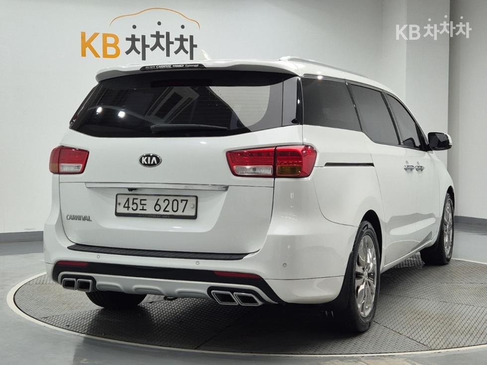 Kia Carnival — miniaturë 3