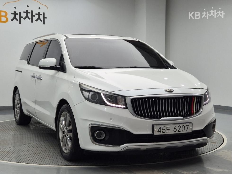 Kia Carnival — miniaturë 4