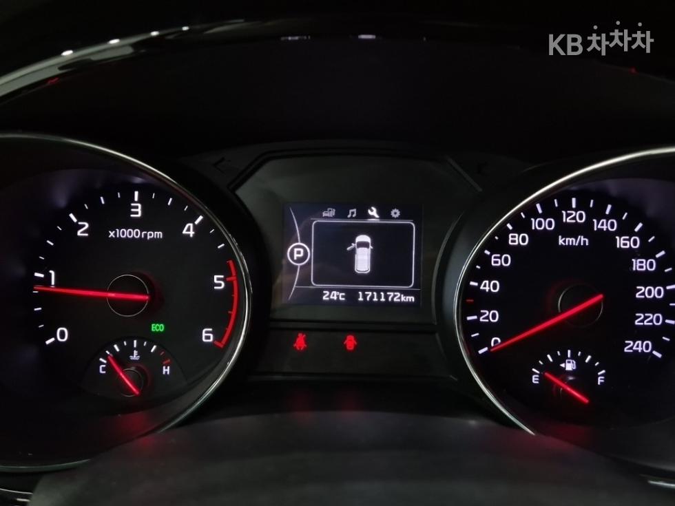 Kia Carnival — miniaturë 6