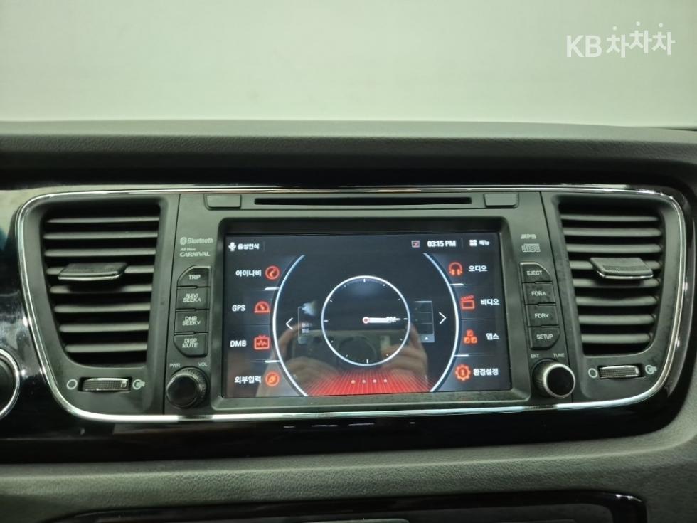 Kia Carnival — miniaturë 14