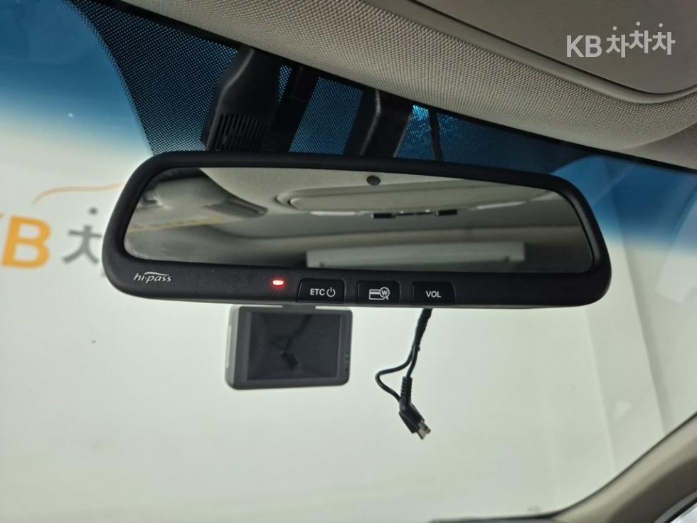 Kia Carnival — miniaturë 17