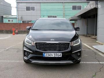 Kia Carnival 9  seats 2.2  diesel  prestige — foto 1