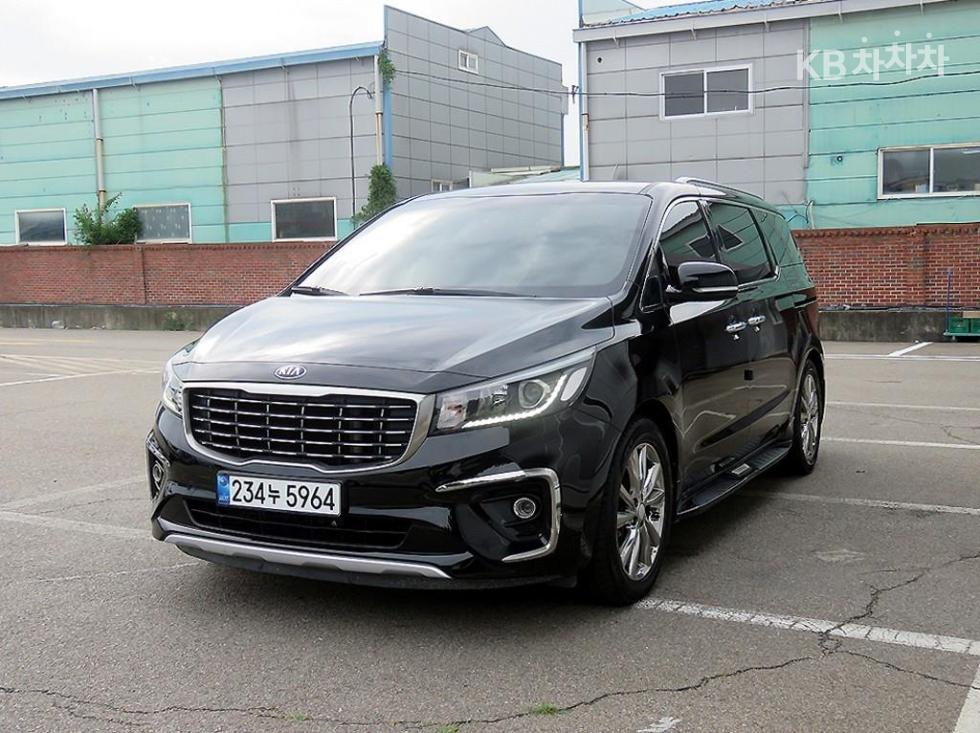 Kia Carnival — miniaturë 2