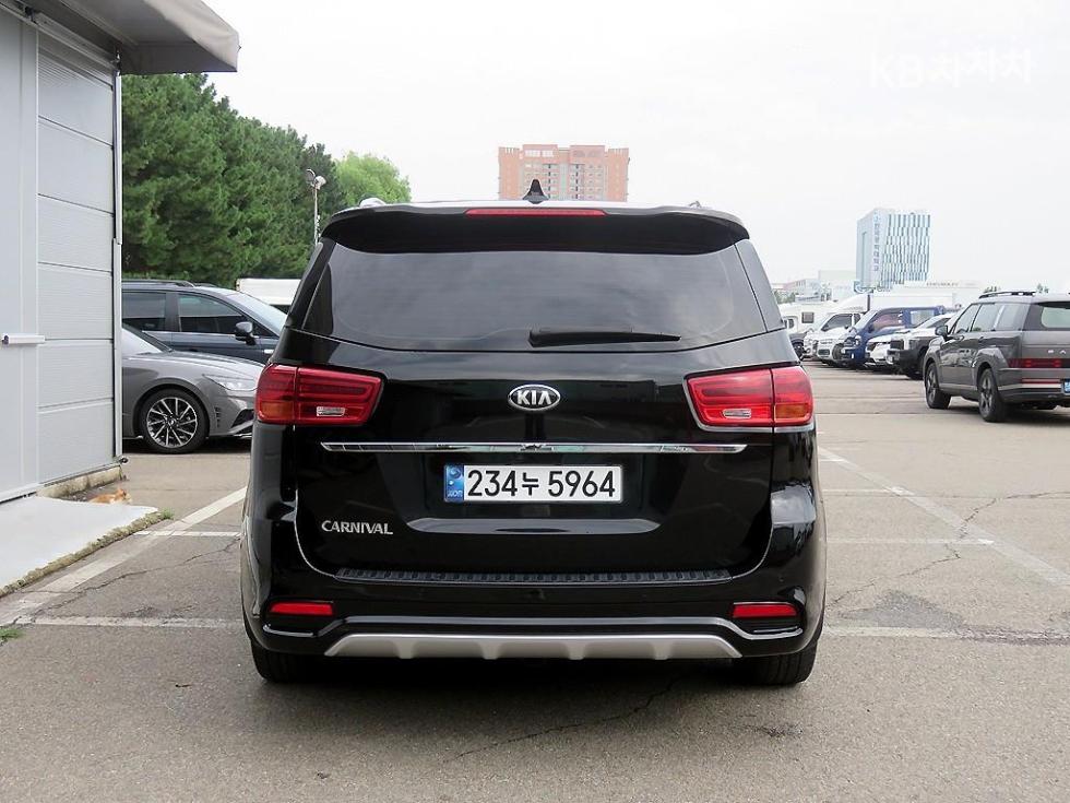 Kia Carnival — miniaturë 3