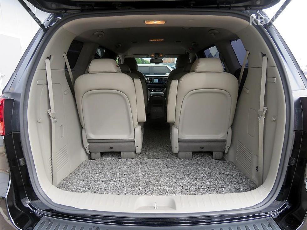 Kia Carnival — miniaturë 5