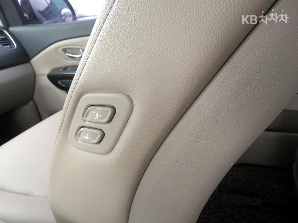 Kia Carnival — miniaturë 10