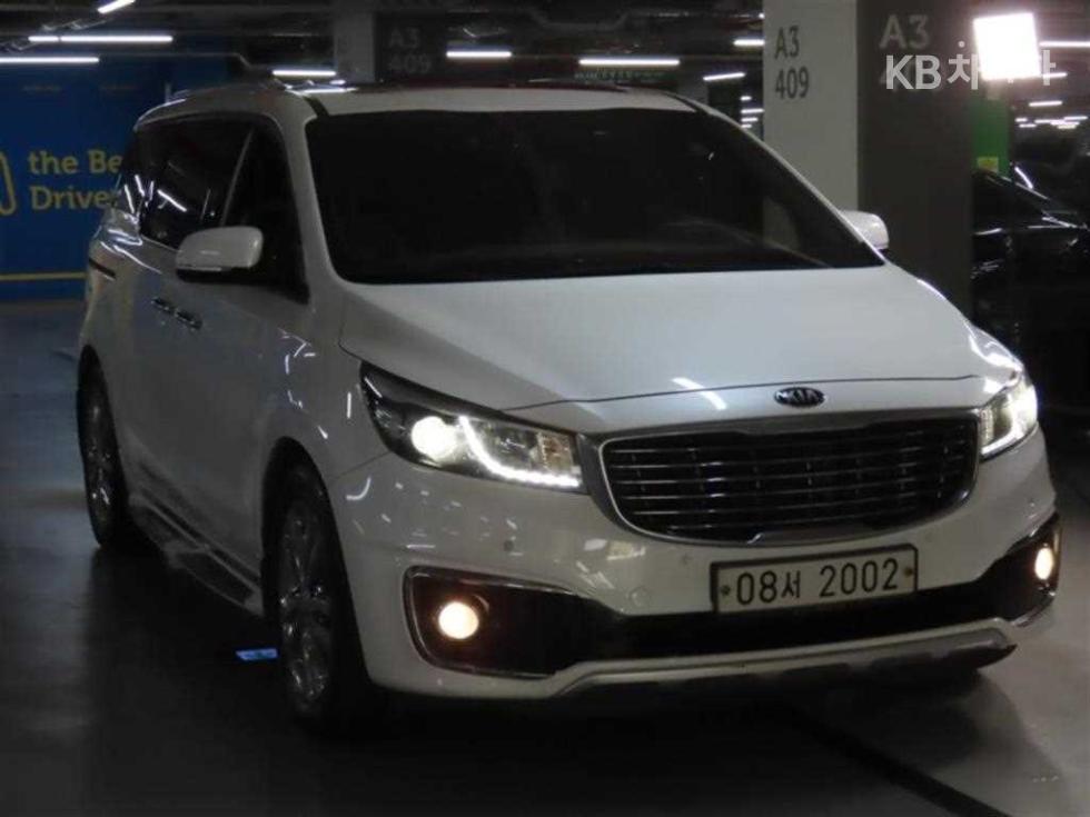 Kia Carnival — miniaturë 2