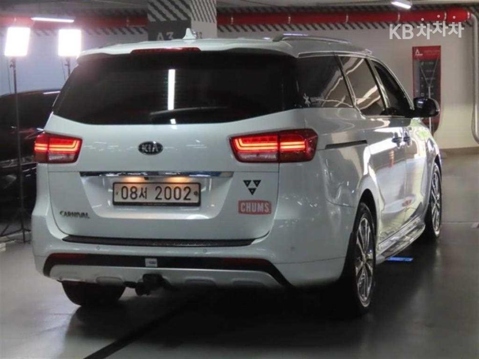 Kia Carnival — miniaturë 3