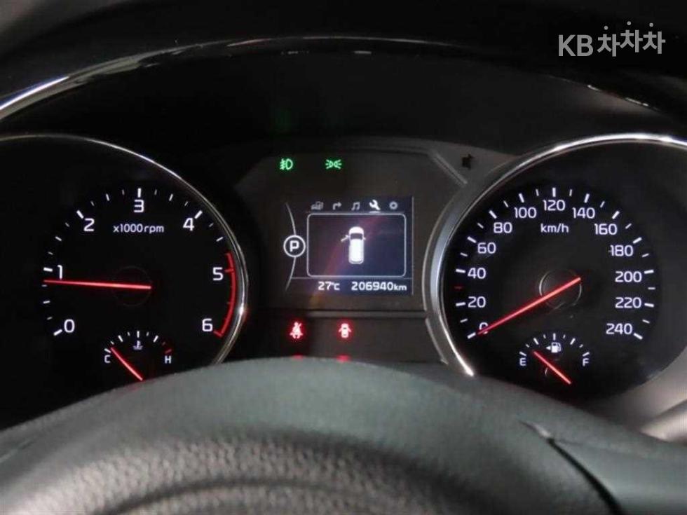 Kia Carnival — miniaturë 5