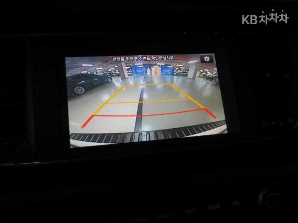 Kia Carnival — miniaturë 9
