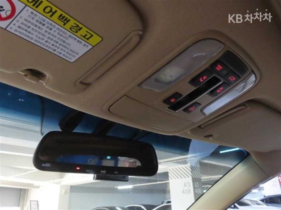 Kia Carnival — miniaturë 10