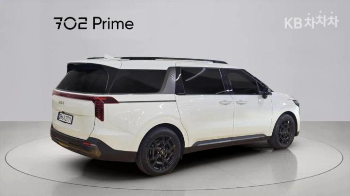 Kia Carnival — miniaturë 2