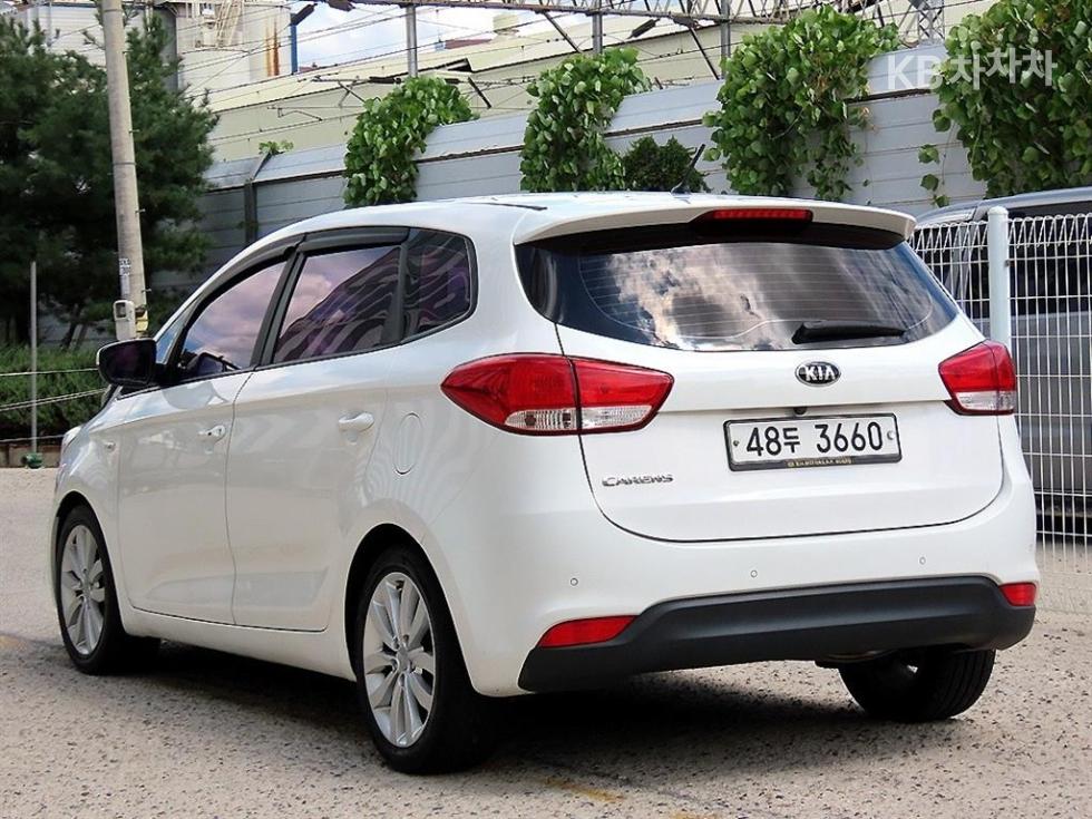 Kia Carens — miniaturë 3