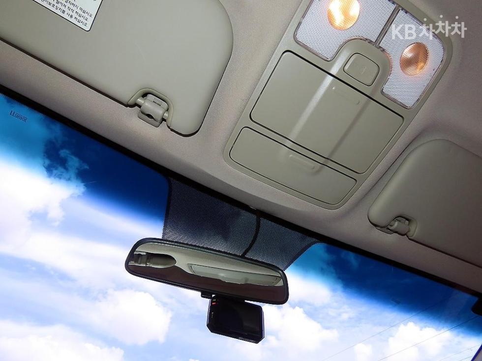 Kia Carens — miniaturë 16