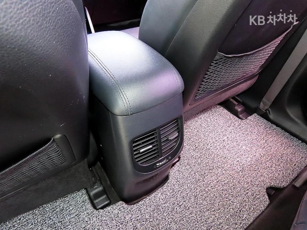 Kia Carens — miniaturë 18