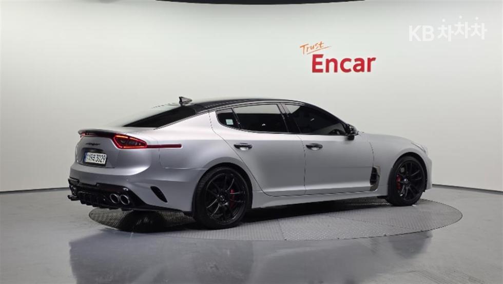 Kia Stinger — miniaturë 2