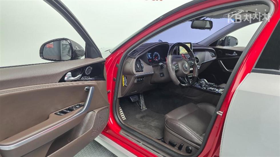 Kia Stinger — miniaturë 10