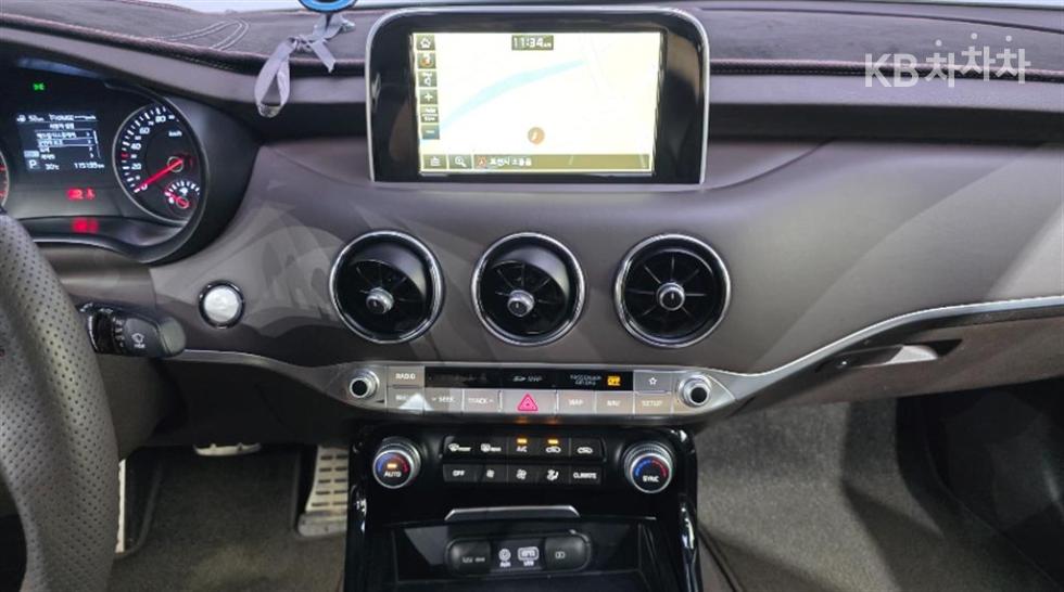 Kia Stinger — miniaturë 13