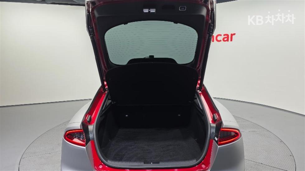 Kia Stinger — miniaturë 20