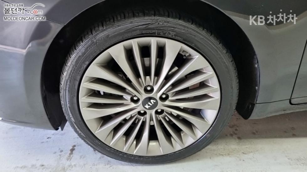 Kia K7 — miniaturë 18