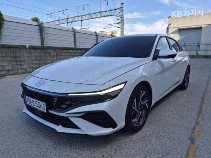 Hyundai Avante 1.6 hev  inspiration — foto 1