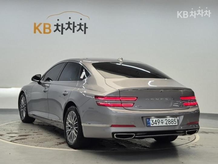 Genesis G80 — miniaturë 2