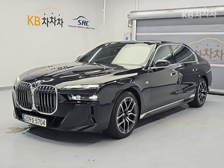 BMW 7er 740i sdrive m sport executive — foto 1
