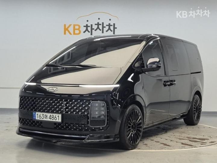 Hyundai Staria 2.2  lounge 9 awd  inspiration — foto 1