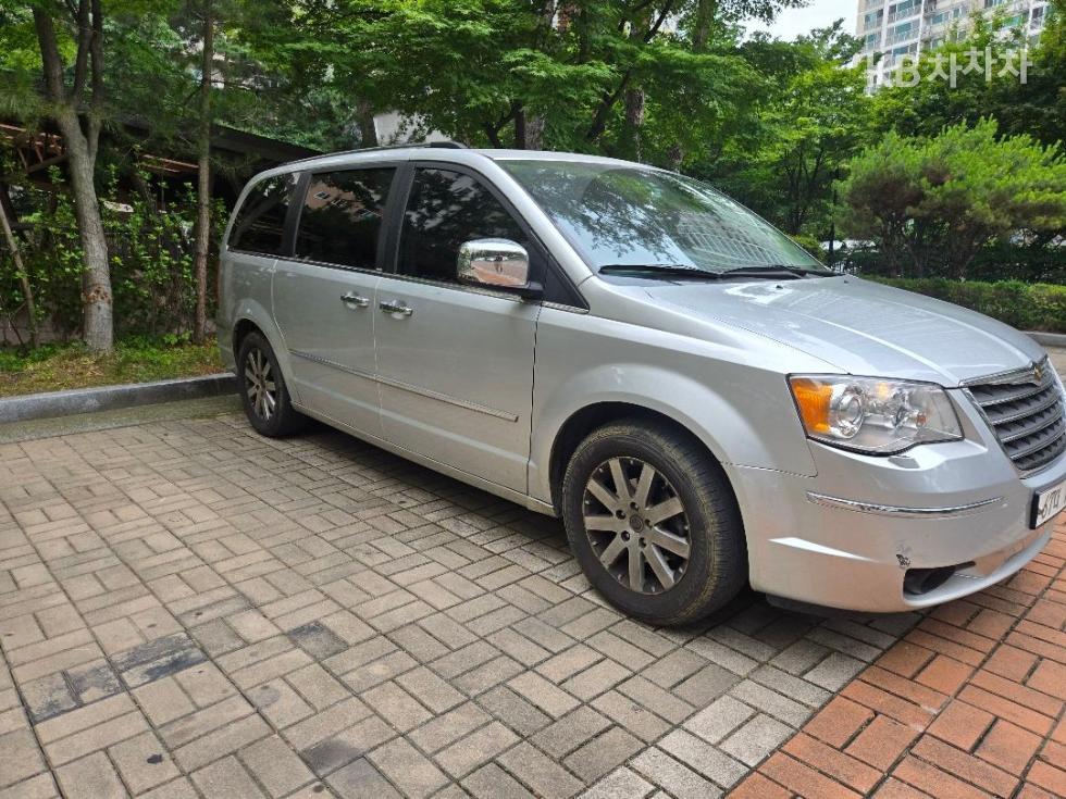 Chrysler Voyager — miniaturë 8