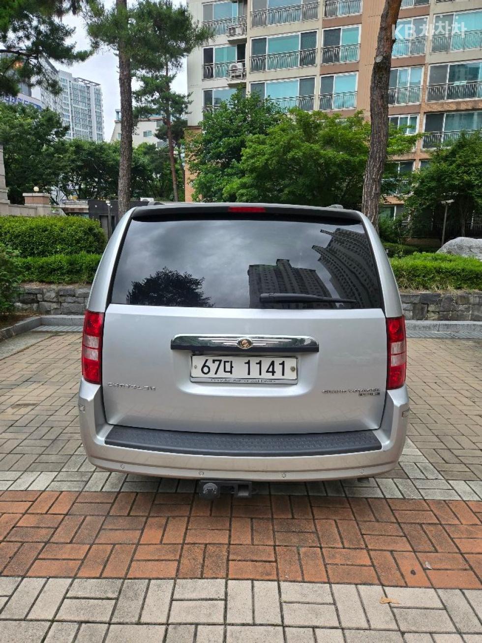 Chrysler Voyager — miniaturë 9