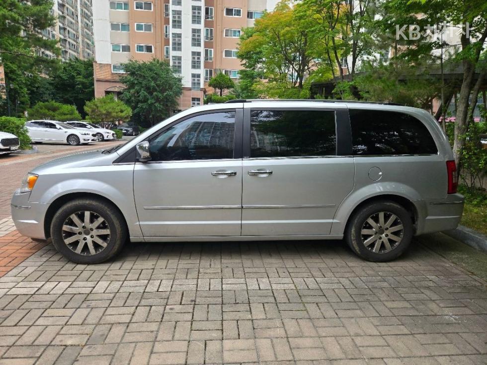 Chrysler Voyager — miniaturë 4