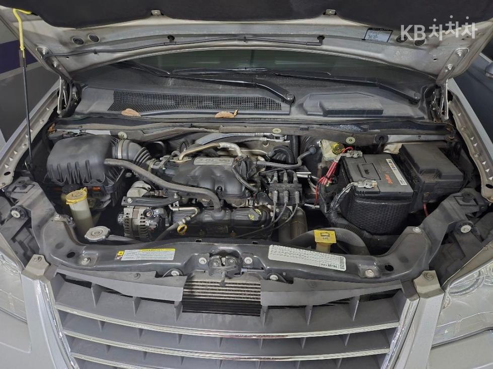 Chrysler Voyager — miniaturë 6