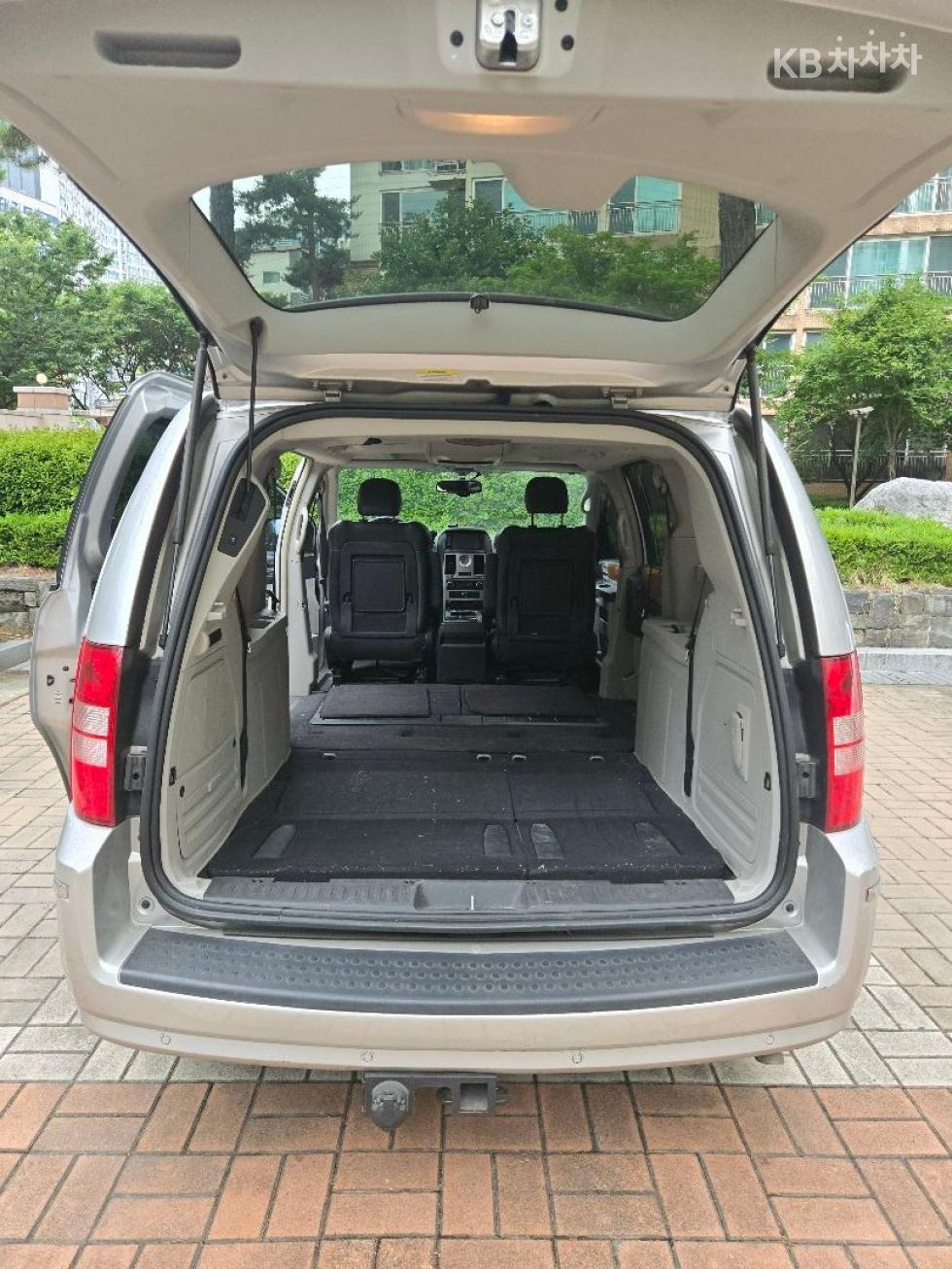 Chrysler Voyager — miniaturë 3