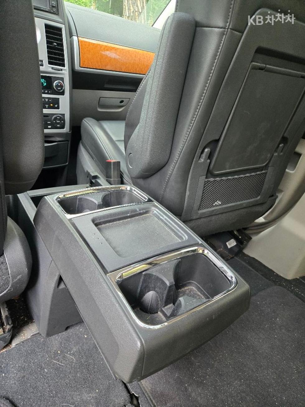 Chrysler Voyager — miniaturë 12