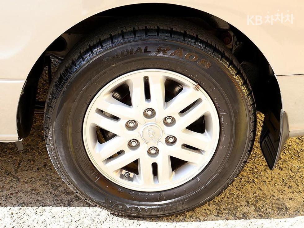 Hyundai Starex — miniaturë 18