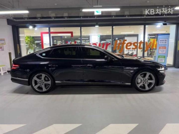 Genesis G80 — miniaturë 3