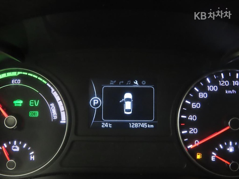 Kia K5 — miniaturë 9