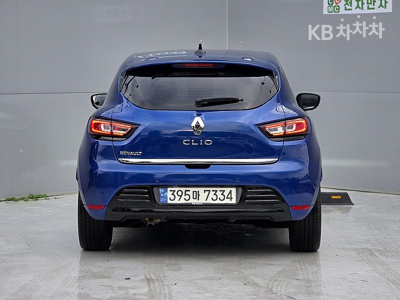 Renault Korea Clio Intense Panoramic — фото 2