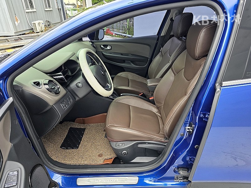 Renault Korea Clio Intense Panoramic — фото 4