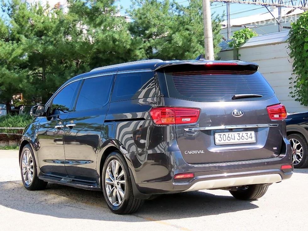 Kia Carnival — miniaturë 3