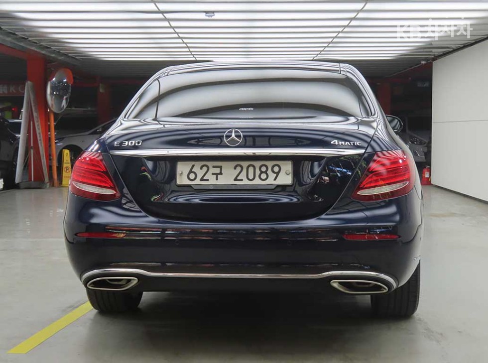 Mercedes-Benz E-klasse — miniaturë 3