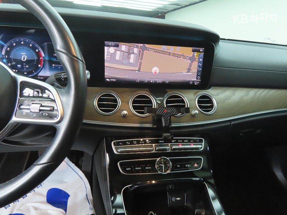 Mercedes-Benz E-klasse — miniaturë 10