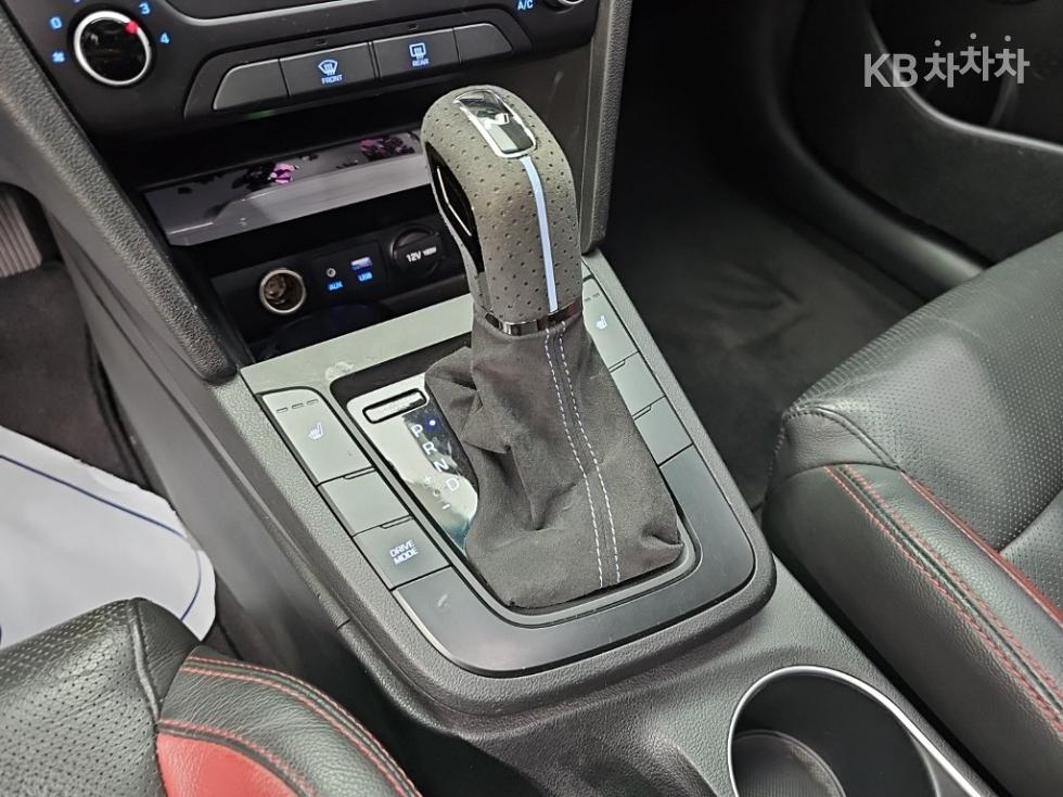 Hyundai Avante — miniaturë 8