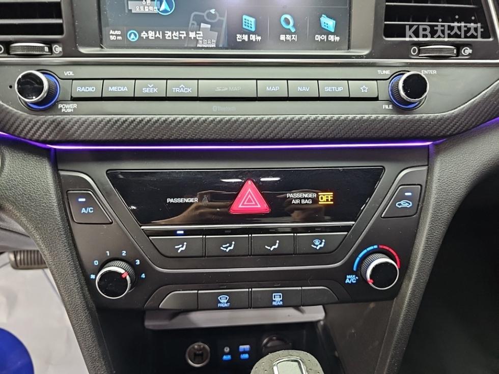 Hyundai Avante — miniaturë 10