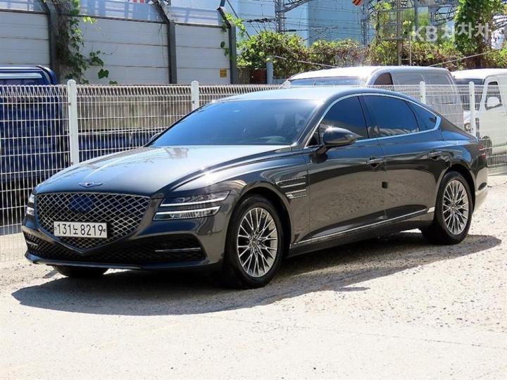Genesis G80 — miniaturë 2