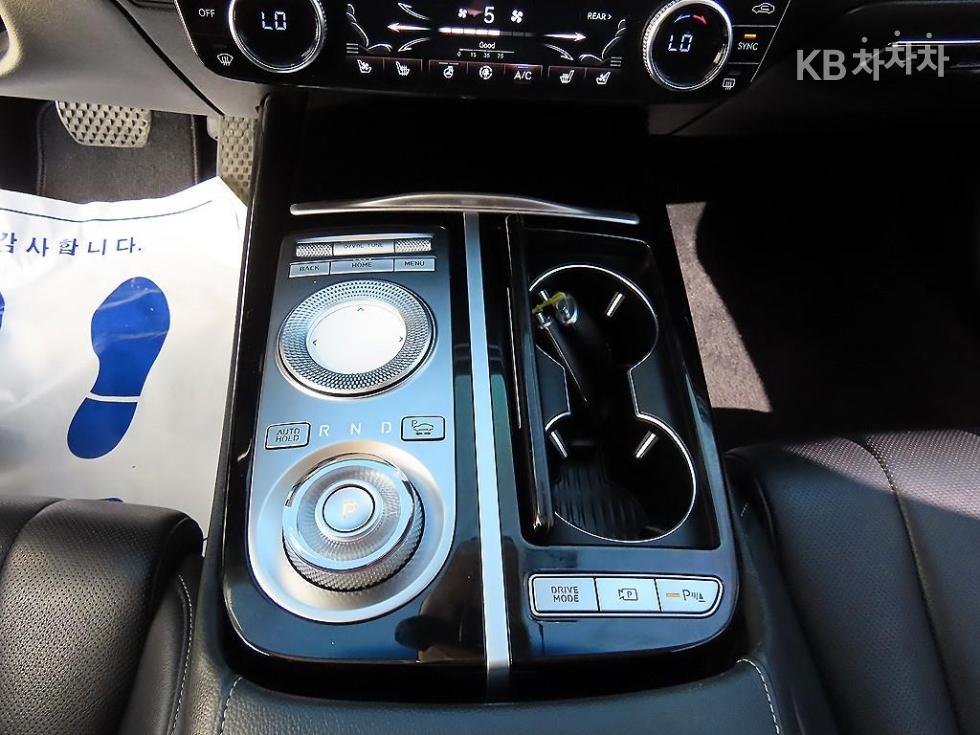 Genesis G80 — miniaturë 11