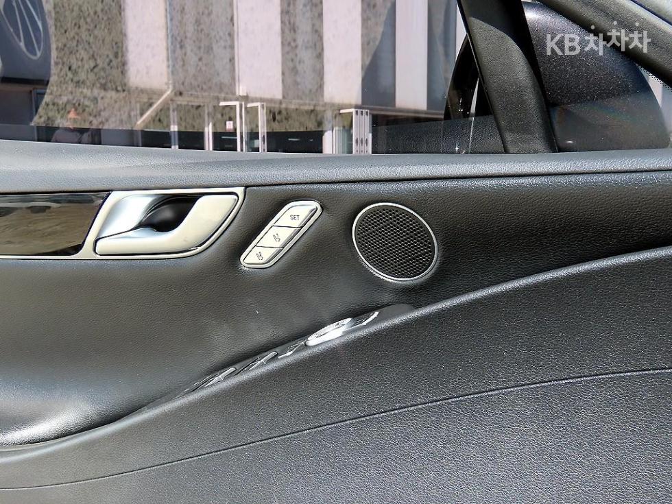 Genesis G80 — miniaturë 12