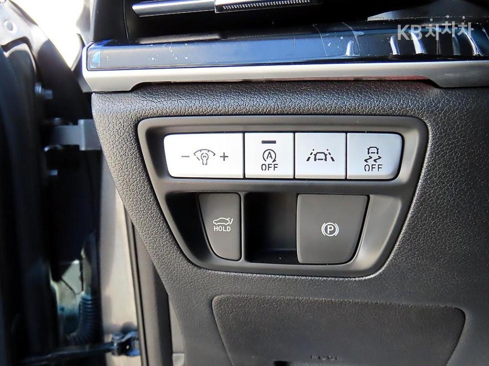 Genesis G80 — miniaturë 13